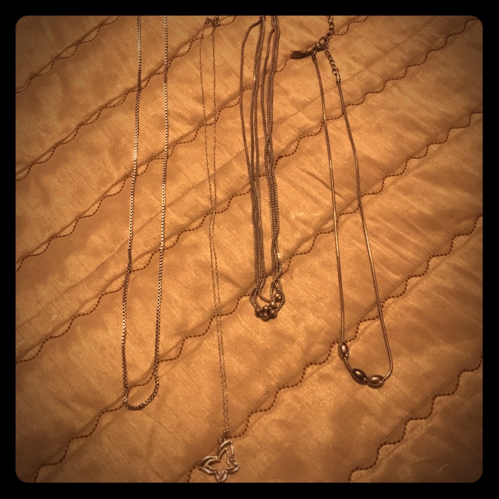 Set of 4 necklaces